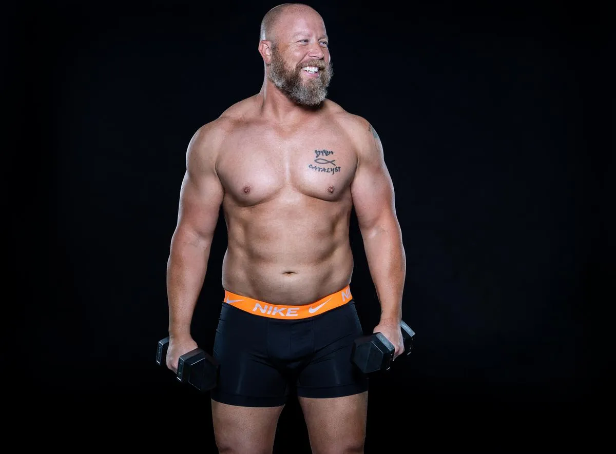 Mike Abramson — Stark Naked 2023